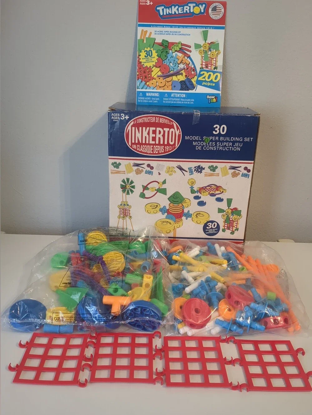 Tinkertoy 30 Model 200 Piece Super Building Set New